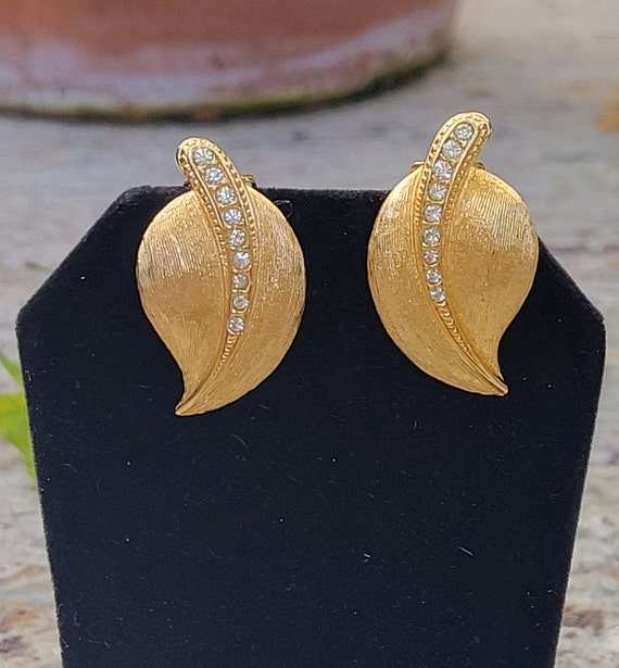 Christian Dior Leaf Clip-on Earrings