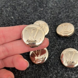 Louis Vuitton Buttons Round Gold 17 mm Set Of 5