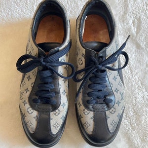 Leather low trainers Louis Vuitton White size 38 EU in Leather