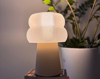 KUMO | 3D printed modern table lamp | Scandinavian bedside lamp made of PLA | Warm mood light for the bedroom and living room