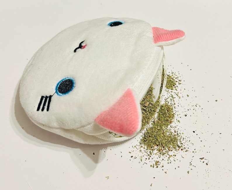 100 Organic Cat Crack Catnip Refillable White Cat Face Etsy UK