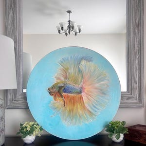 Shimmering Depths – Colorful Betta Fish Wall Art, 19.8’’ Round Canvas, Original Mixed Media Painting, Oil & Acrylic Fish Artwork, Vibrant Aq