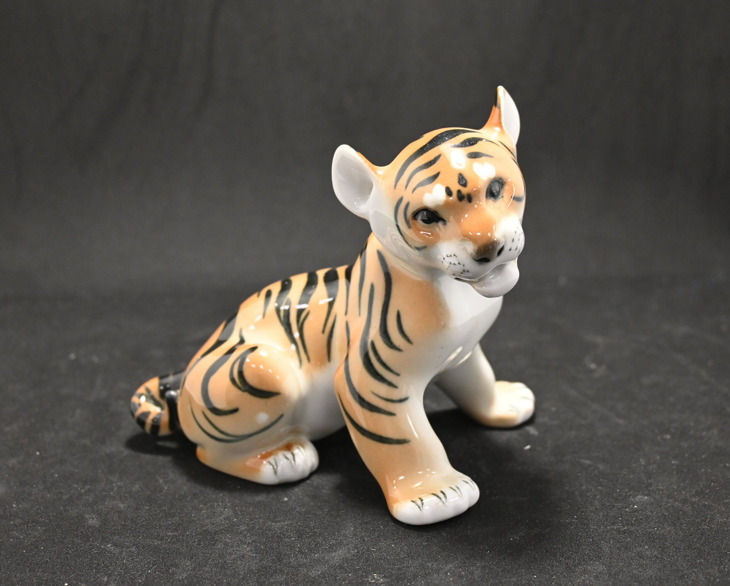 ヴィンテージ ロモノーソフ磁器製 虎の置物、ロシアの陶器動物 - Etsy 日本