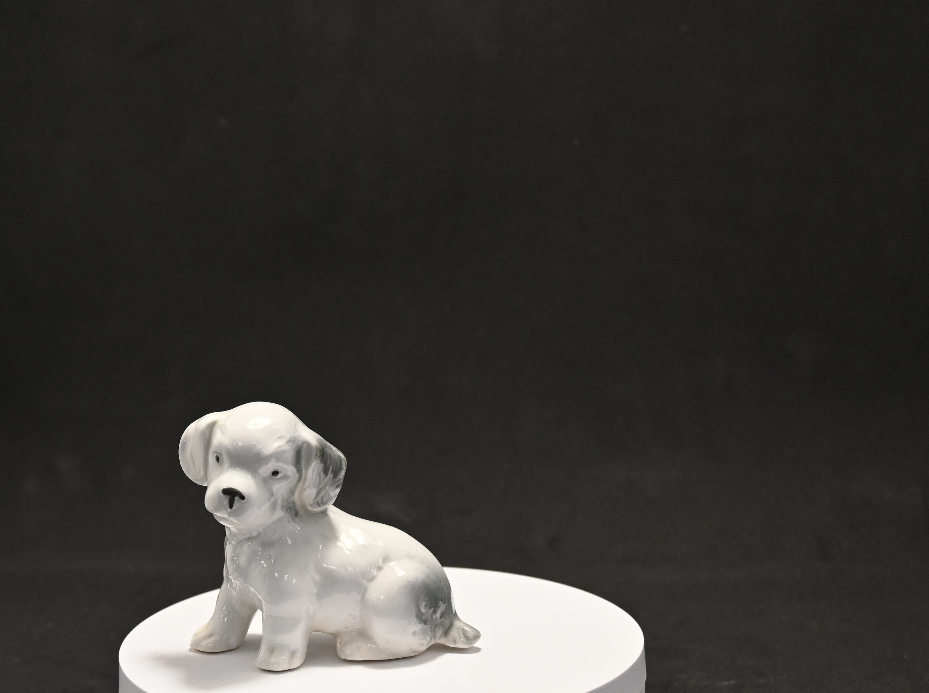 黒白の犬の陶器置物、陶芸家、森、作品 黒白の犬の陶器置物、陶芸家、森、作品 黒白の犬の陶器置物、