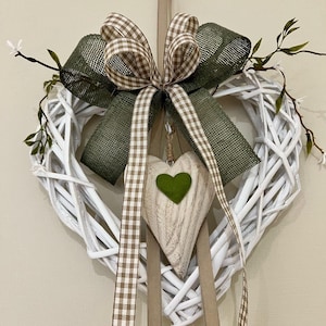 Herz Landhauskranz Frühlingskranz Wandkranz in Herzform, Herzkranz ganzjährig, Haustür deko weiss, Türschmuck, Einzug,  Muttertag Geschenk