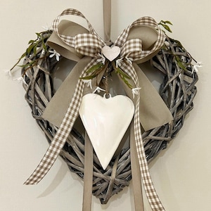 Herz Landhauskranz Frühlingskranz Wandkranz in Herzform, Herzkranz ganzjährig, Haustür deko grau, Türschmuck, Einzug,  Muttertag Geschenk
