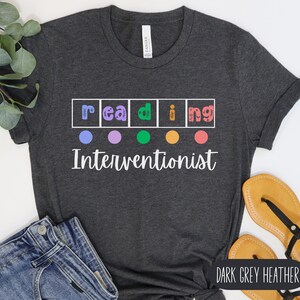 Reading Interventionist Shirt, Reading Teacher Gift, Science of Reading, Intervention Teacher, Phonics Reading T-Shirt Tee, Literacy Coach afbeelding 2