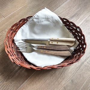 Wicker bread basket
