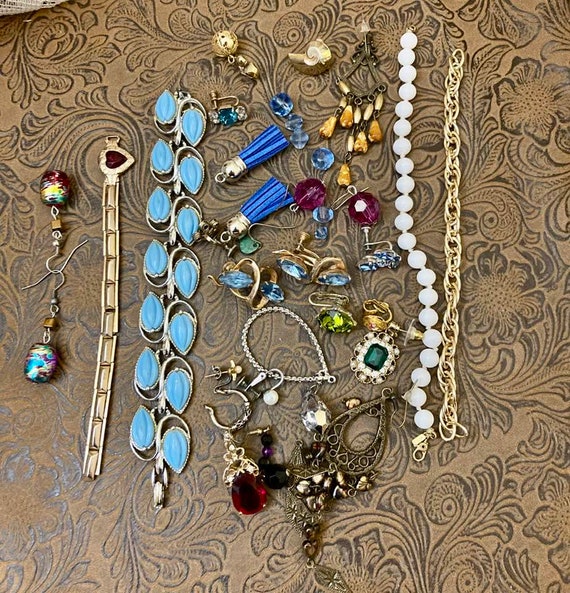 Various Jewelry Lot                               