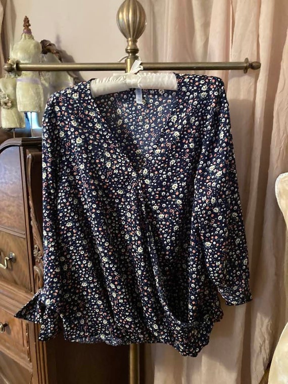 Blouse                                                                                                         098