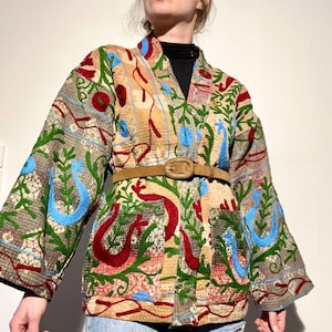 Quilted jacket with hand embroidery on vintage Kantha / Kimono jacket old vintage Overcoat