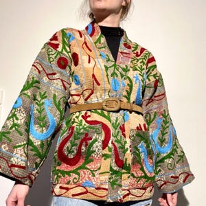 Quilted patchwork jacket with embroidery- Kimono jacket upcycled vintage Overcoat - Women heritage Textiles - Unisex & All Seasons