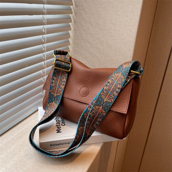 Leather Crossbody Bag for Women Messenger Bag Leather Handbag with Back Zip Pocket Small Tote Bag Adjustable Strap Shoulder Bag and Purse