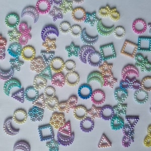 100 abbellimenti con fiocco a forma di cuore, luna, cerchio, creazione di cartoline, scrapbooking, matrimonio, compleanno, artigianato natalizio, forme di perline miste colorate