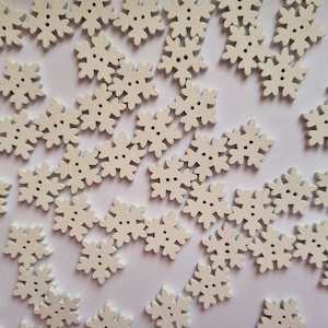 40 x houten kerstknoppen, sneeuwvlokknoppen, 2-gaats knoppen, kerstplakboek, naaien, kaarten maken, knopambacht