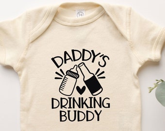 Papas trinkender Buddy, lustiger Säugling, der Vater-Sohn-Tochter Onesie® trinkt, Baby-Jungen-Baby-Mädchen, Schwangerschafts-Überraschung