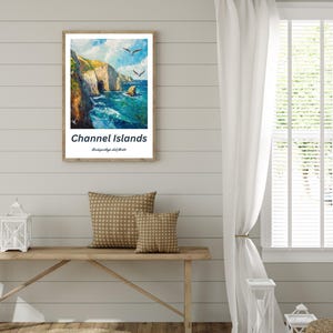 Puede incluir: Una pintura enmarcada de una costa rocosa con agua azul y algunas gaviotas volando por encima. La pintura se titula "Channel Islands" con el texto "Bailiwick of the Islands" debajo.