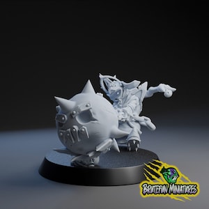 Goblin Fanatic - Fantasy Football Bowl - BruteFun Miniatures