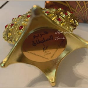 New Hareem Al Sultan Gold | Hareem Al Sultan Gold Arabian Perfume Oil | Khadlaj | made in Dubai | perfume oil | handcrafted bottle image 4