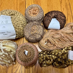 Designer garentas: 660 m Plymouth Gold Tweeds accentueert deze fantastische tas met Gold Delight!  Handgeverfd, handgesponnen accenten en meer!