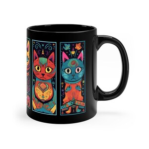 Linda taza de café de tarot de gatos coloridos, taza de té de cartas de tarot de gato gitano, regalo para los amantes de los gatos, regalo para ella, regalo para él, taza negra de 11 oz