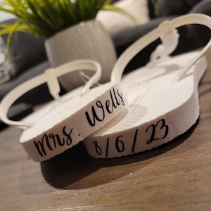 Personalized Wedding Flip Flops, brides shoes, reception shoes, beach wedding, bride gift, gift for the bride