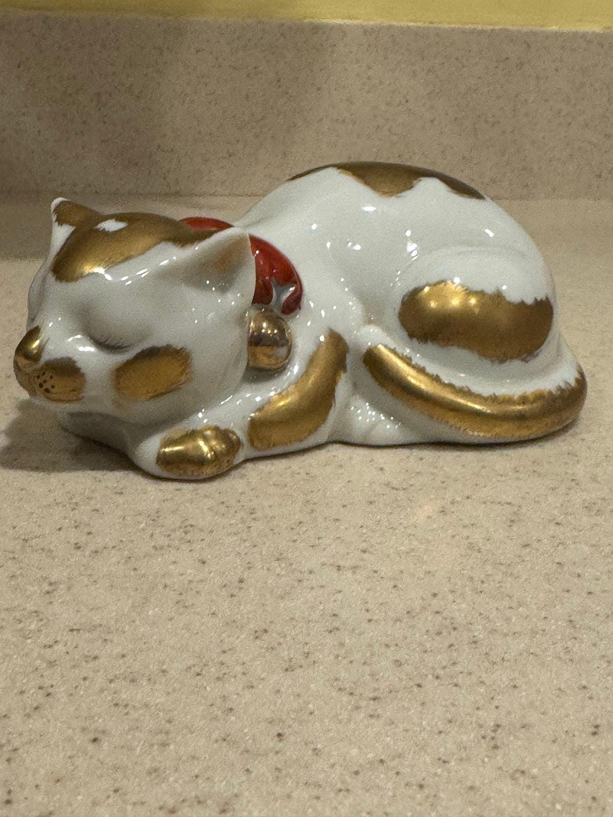 Kutani Sleeping Cat - Etsy