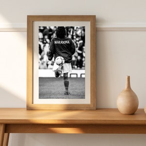 CARTEL TRIBUTO A MARADONA / Homenaje a DIego Armando Maradona / Walkpaper de Fútbol / Soccer Deco image 2