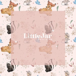 Puede incluir: Un patrón sin costuras rosa y blanco con Bambi, Conejo y Flor de Bambi de Disney. El patrón incluye flores, hojas y estrellas. El texto "LittleJar Designs" está en el centro de la imagen.