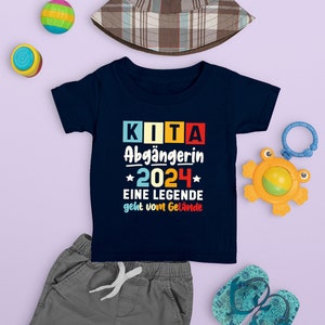 Geschenk schulanfang, kindergarten abschied, Kinder Kita Abgänger oder Abgängerin 2024 Schulkind Einschulung Schule Letzter Tag T-Shirt Navy