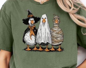 Vintage Halloween Goose T-Shirt: Spooky Season Graphic Tee