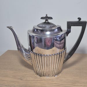 Teiera vintage Walker & Hall Art Deco placcata in argento / Sheffield EPNS