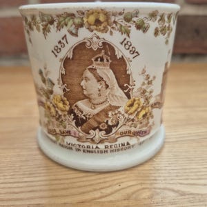 Tazza antica del Giubileo della Regina Vittoria / Ceramica Aynsley, William Whiteley Londra