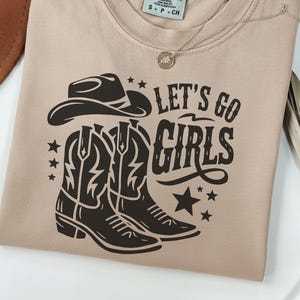 Let’s Go Girls PNG & SVG - Western Cowgirl Shirt Design, Retro Stiefel Hut, Cricut Cut Datei, Sublimation Download