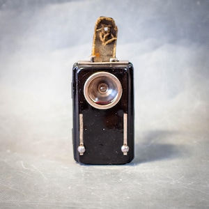 Linterna de señales militar retro de la URSS (años 50) - Restaurada con filtros de color.