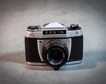 Vintage Exa 1b 35mm SLR Camera: East German Photography, 1970s-80s