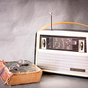 Vintage radio VEF Spidola with FM module, catches all modern radio stations. Collection quality