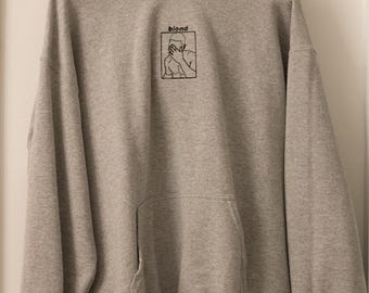 Bestickter Blond Artwork Hoodie - Heather Grey Gildan Heavy Blend