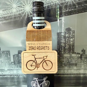 Porte-bouteille, étiquette cadeau, décoration de bouteille, porte-bouteille, étiquette cadeau, porte-bouteille personnalisé, cyclisme, carte d'anniversaire cyclisme