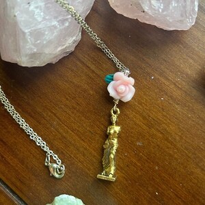 VENUS DE MILO statue tea rose 14k gold filled necklace