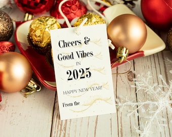 Etiqueta de regalo de saludos y buenas vibraciones en 2025, etiqueta de regalo de Nochevieja de 2025, etiqueta de Nochevieja para botella, Año Nuevo brillante, etiqueta de Año Nuevo