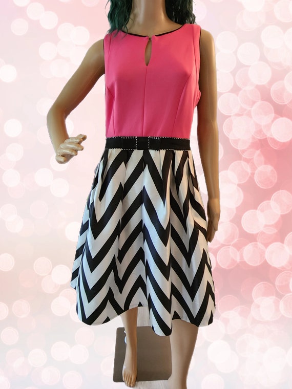 Womens Retro 50's 60's Pink Black and White Zigza… - image 3