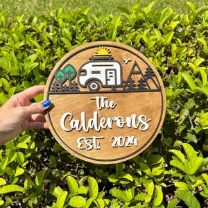 パーソナライズされたキャンパー名サイン、カスタマイズ可能なキャンプ名サイン、RV キャンプ姓サイン、家族キャンプ場装飾カスタマイズサイン