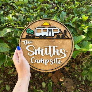 パーソナライズされたキャンプ場名サイン、カスタマイズ可能なキャンプ名サイン、RV キャンプ姓サイン、家族キャンプ場装飾カスタマイズサイン