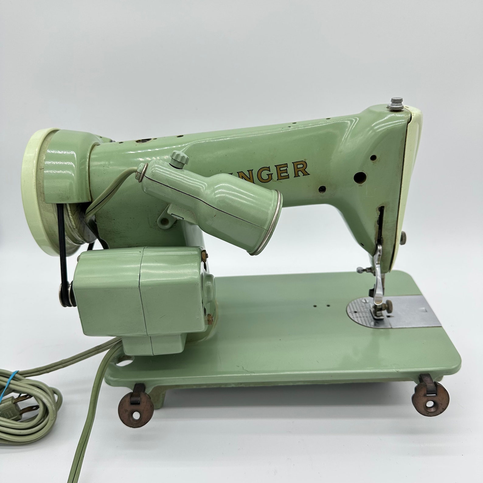 1960s Singer RFJ88 Mid Century Sewing Machine 33681 W/ Pedal Tested Etsy