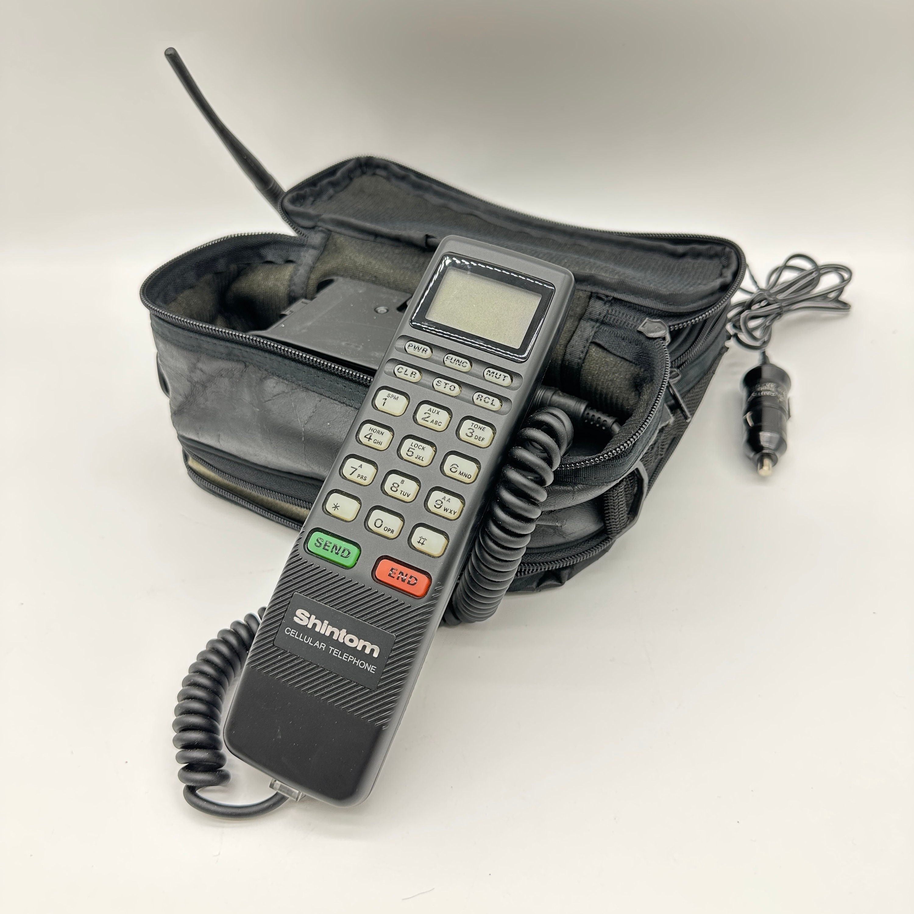 Radio Shack CT-1055 Bag Phone Car Cell Phone Powers Up