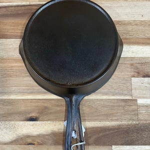 Unmarked #3 - 6 Inch Skillet with Heat Ring