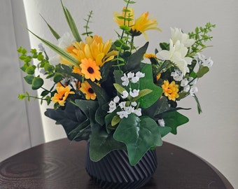 Yellow Daisy and Sunflower tabletop floral arrangement
