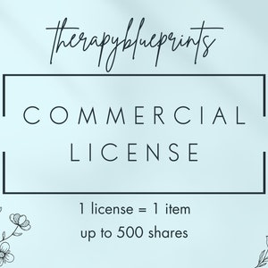 Op de afbeelding: Een lichtblauwe achtergrond met de tekst "therapyblueprints" in zwarte cursieve schrijfwijze. Een zwarte rechthoek met de tekst "COMMERCIAL LICENSE" in witte tekst. Onder de rechthoek de tekst "1 license = 1 item" en "up to 500 shares" in zwarte tekst.