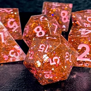 Fey Rose - Handmade Sharp-Edge Dungeons and Dragons TTRPG 7 Piece Dice Set